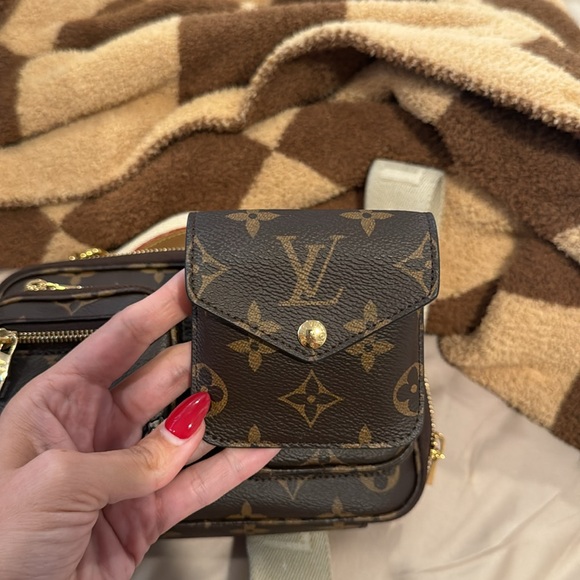 Louis Vuitton Utility Crossbody bag - Picture 5 of 8